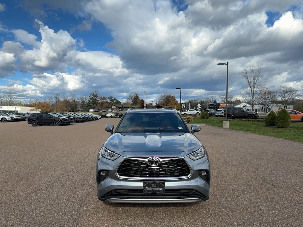 Used 2023 Toyota Highlander Platinum SUV