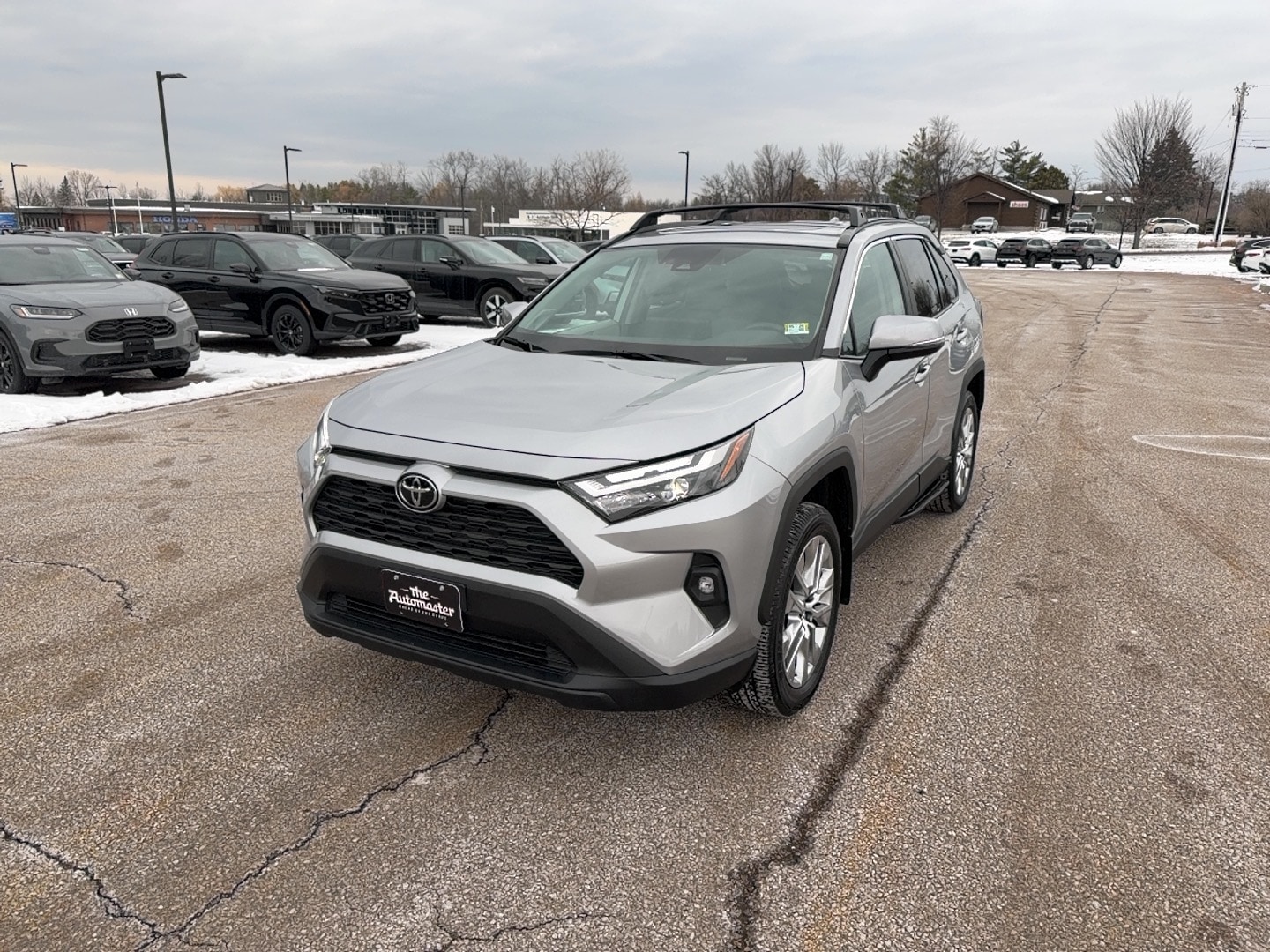 2025 Toyota RAV4 XLE Premium's photo