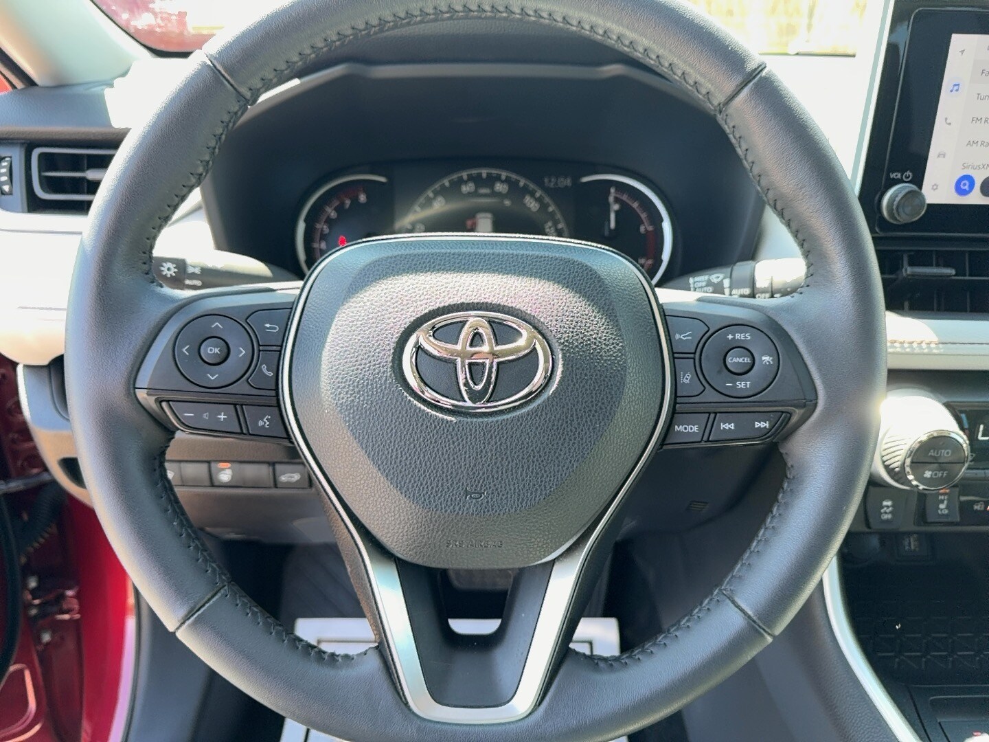 2023 Toyota RAV4 XLE - Photo 11