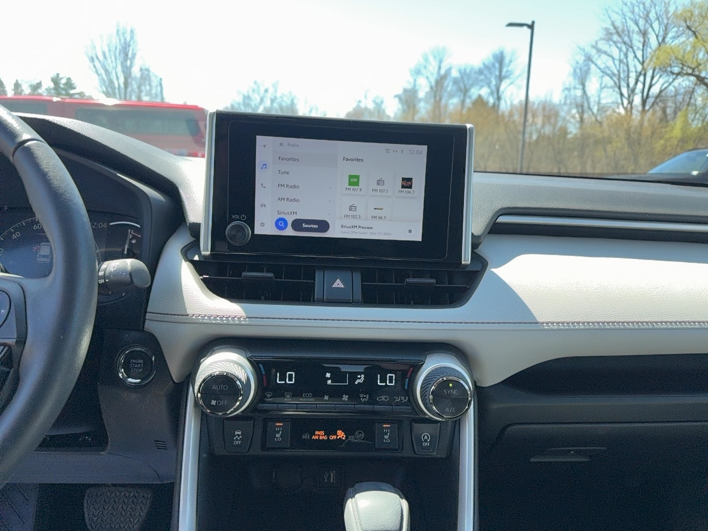 2023 Toyota RAV4 XLE - Photo 10
