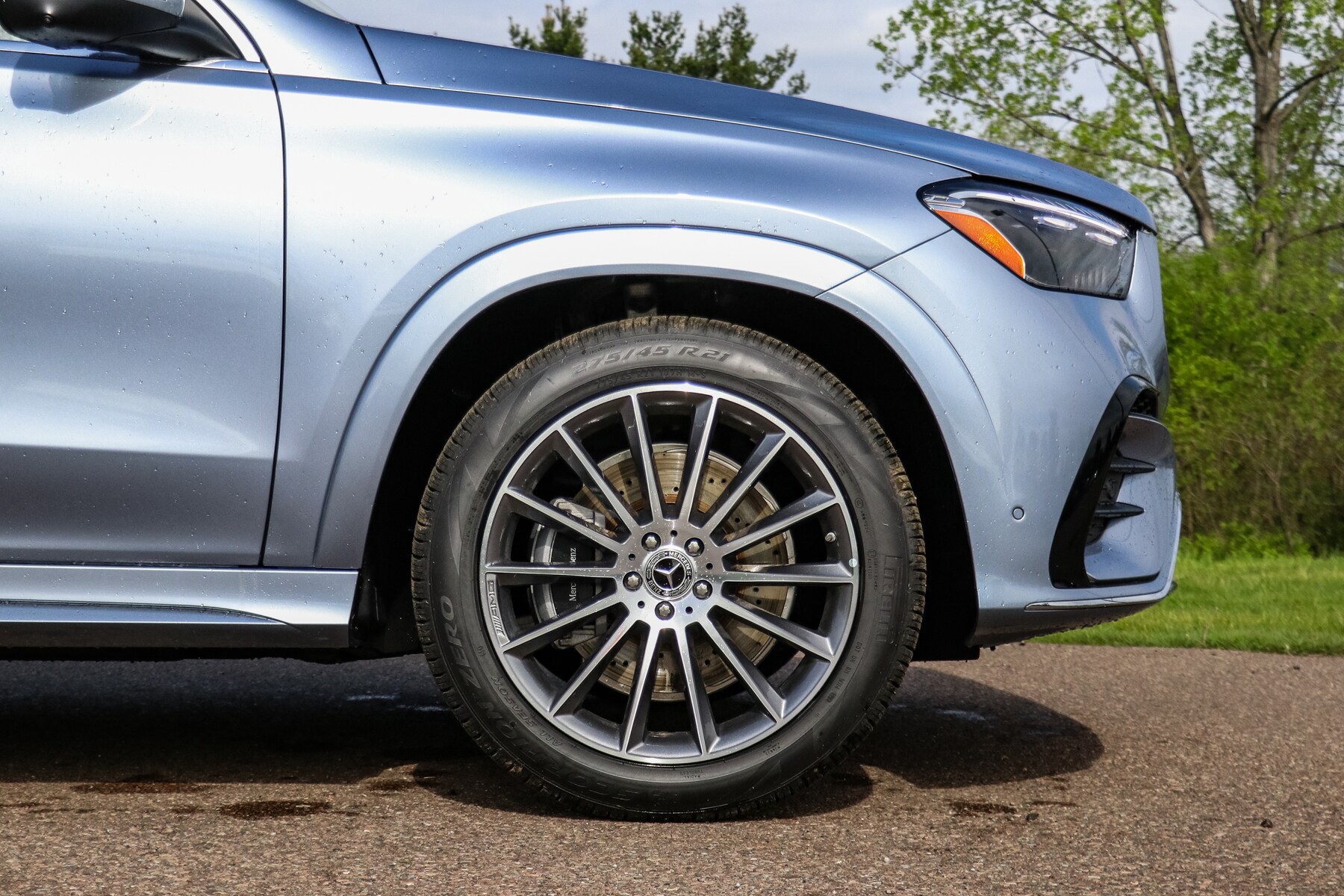 2025 Mercedes Benz GLE 450 4MATIC photo 2