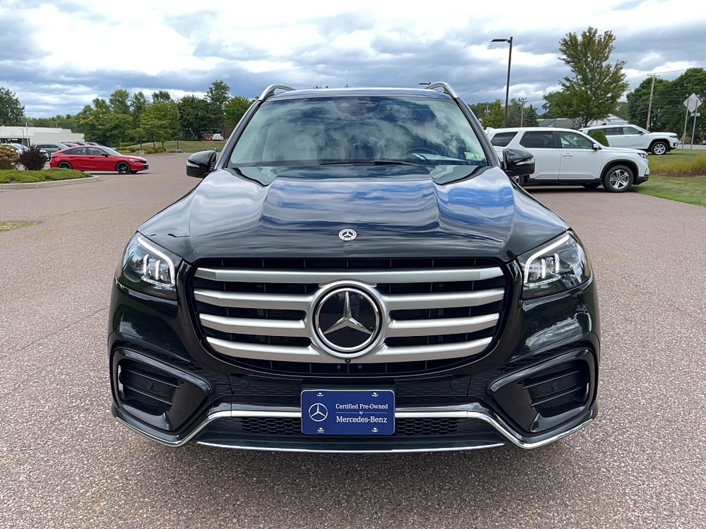 2024 Mercedes Benz GLS 450 4MATIC photo 3