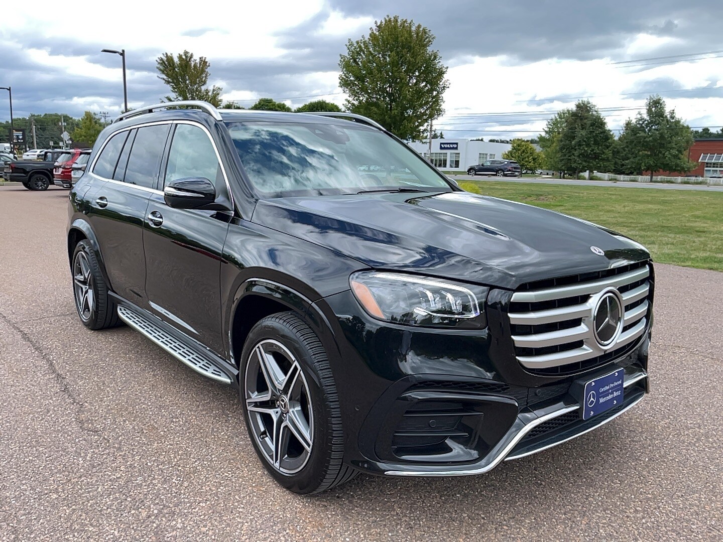 2024 Mercedes Benz GLS 450 4MATIC photo 4