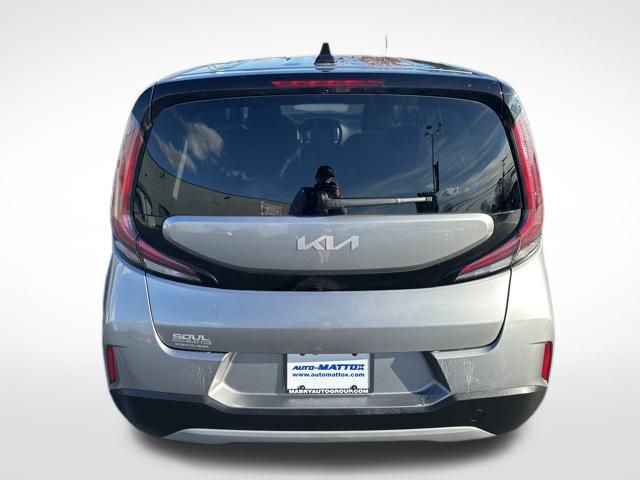 2024 Kia Soul LX photo 3