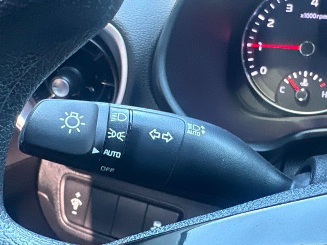 2023 Kia Forte LXS - Photo 22