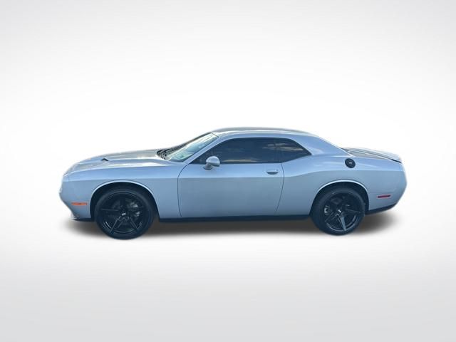 2021 Dodge Challenger SXT photo 2