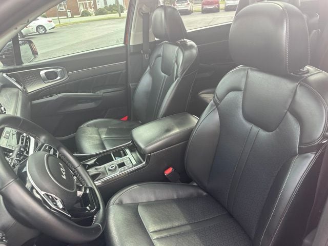 2022 Kia Sorento SX - Photo 13