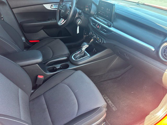 2023 Kia Forte LXS - Photo 18