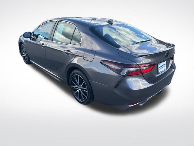2024 Toyota Camry SE photo 3