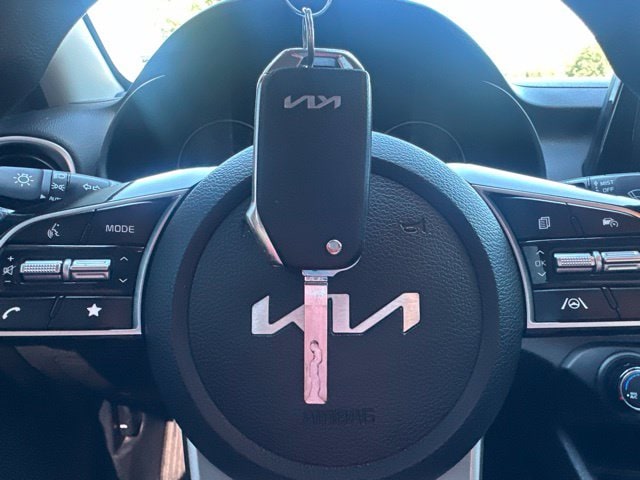 2023 Kia Forte LXS - Photo 32