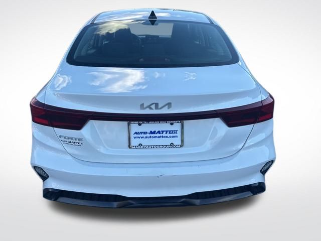 2024 Kia Forte LXS photo 4