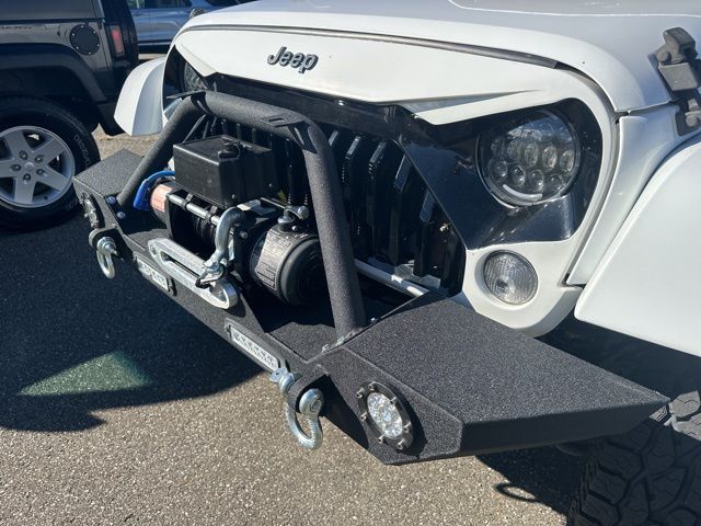 2017 Jeep Wrangler Unlimited Sahara photo 2