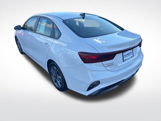 2024 Kia Forte LXS photo 3