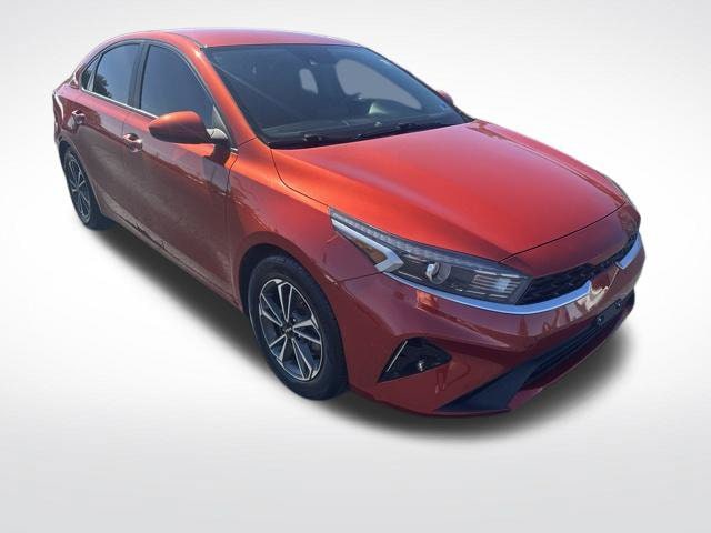 2023 Kia Forte LXS - Photo 8