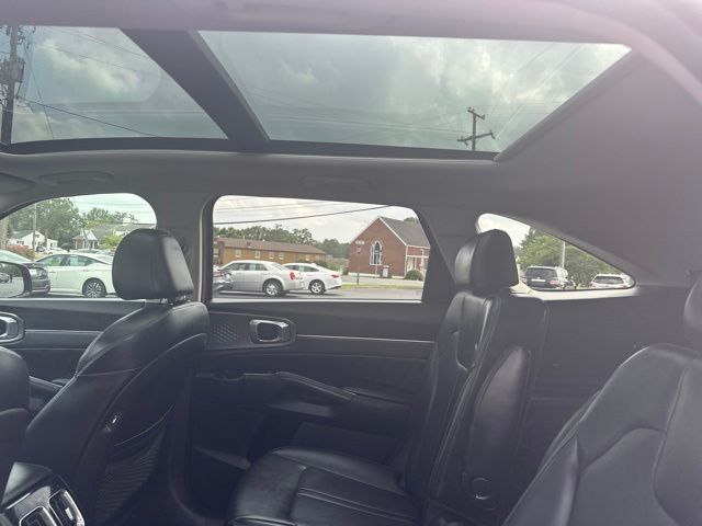 2022 Kia Sorento SX - Photo 16
