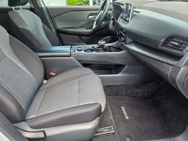 2023 Nissan Rogue SV - Photo 18