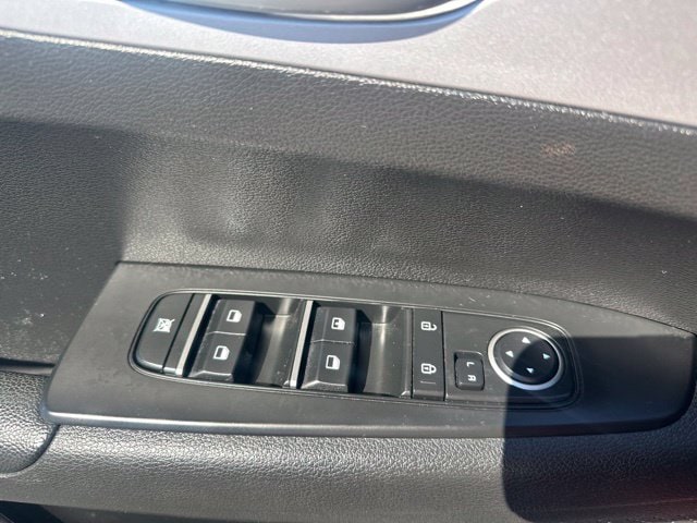 2023 Kia Forte LXS - Photo 24