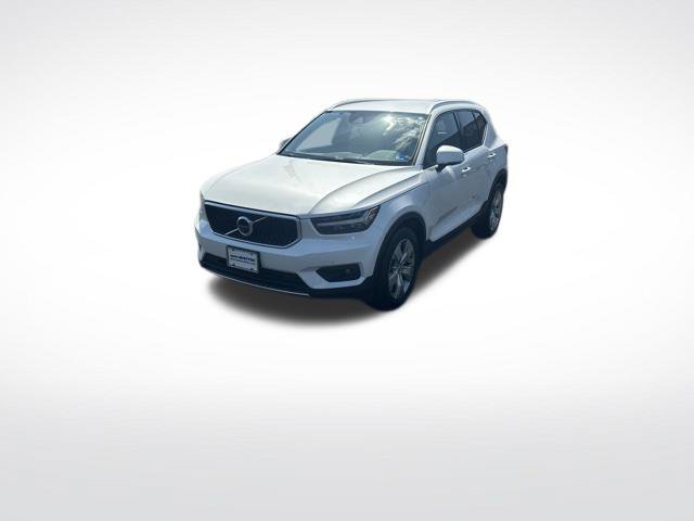 2022 Volvo XC40 Momentum SUV