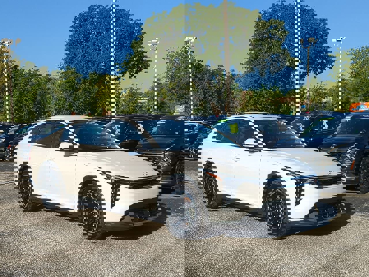 2025 Kia K4 EX photo 2