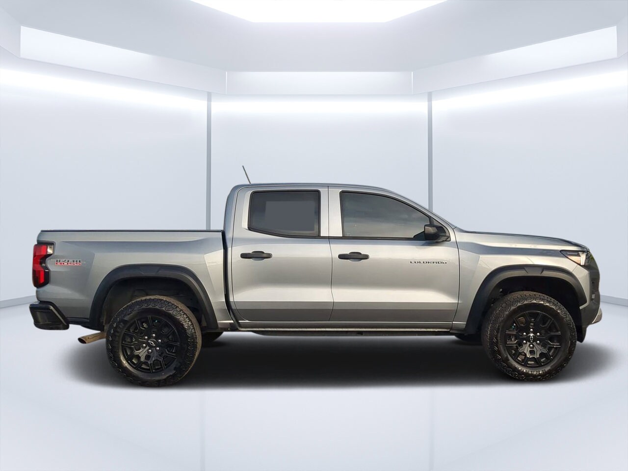 2023 Chevrolet Colorado Trail Boss photo 2
