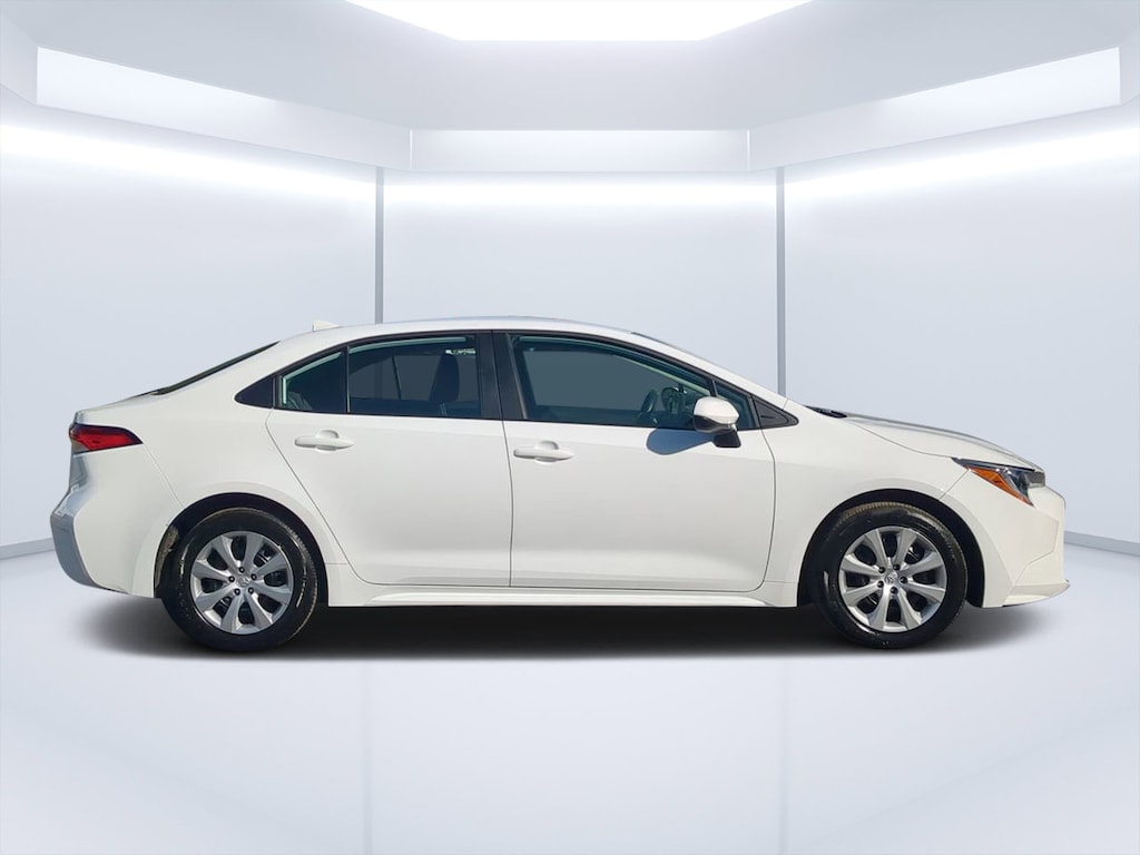 Used 2025 Toyota Corolla LE Sedan