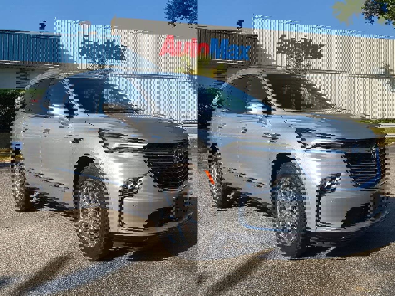 2022 Buick Enclave Essence photo 2