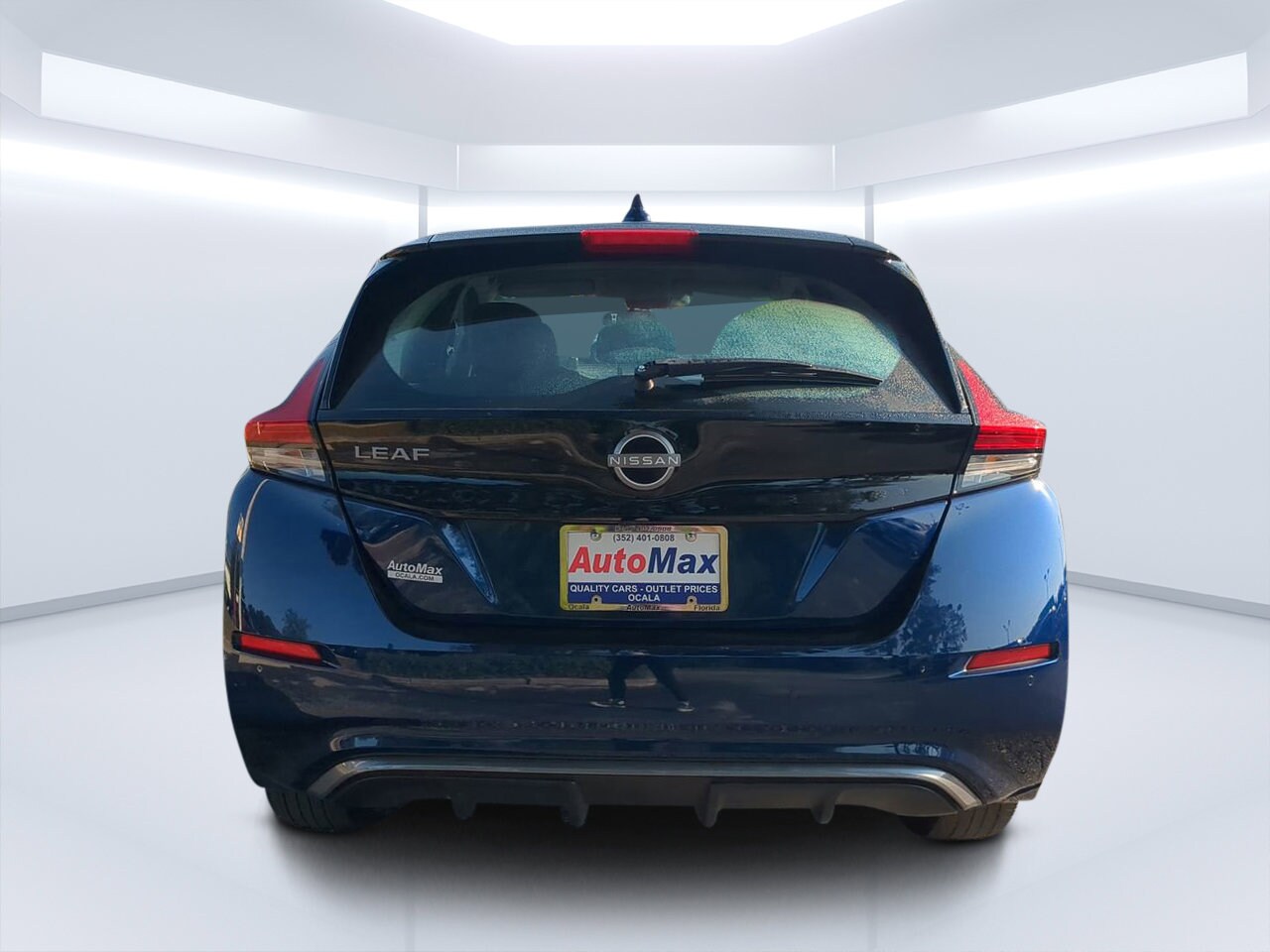 2023 Nissan Leaf S photo 3