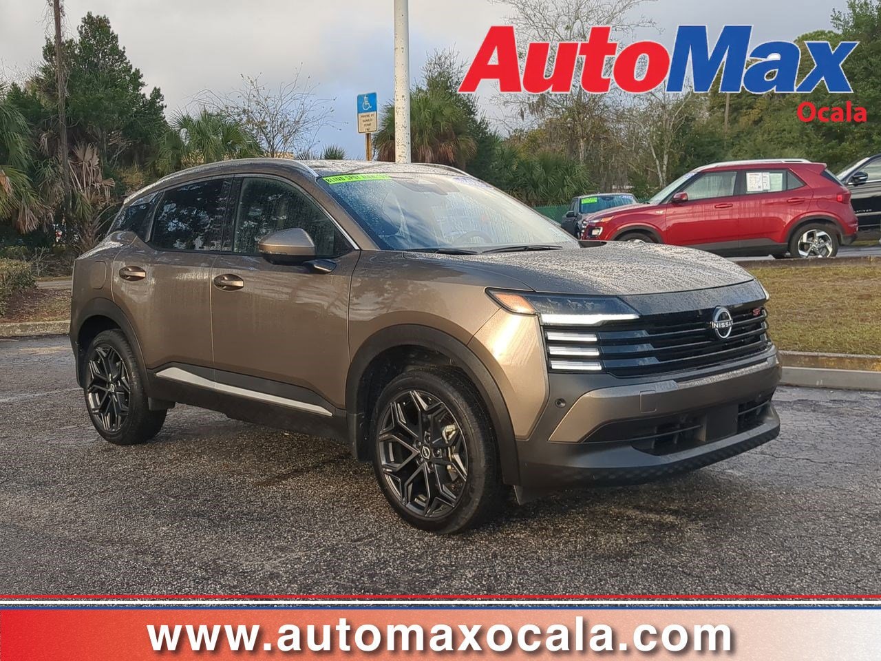 2025 Nissan Kicks SR