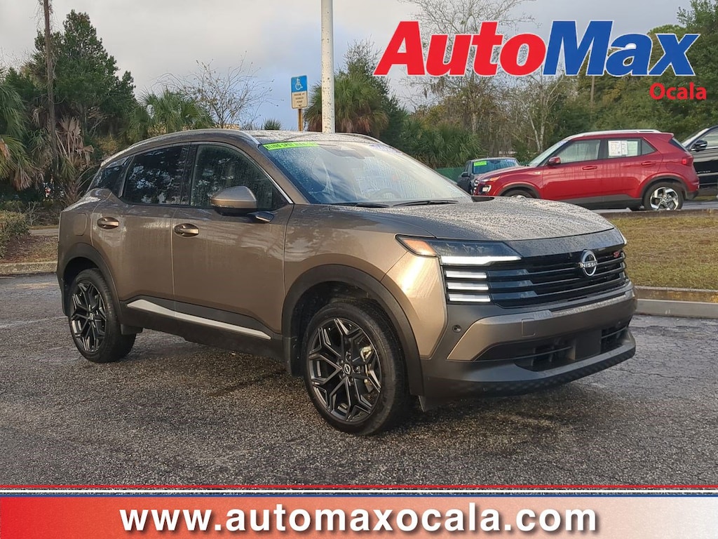 Used 2025 Nissan Kicks SR SUV