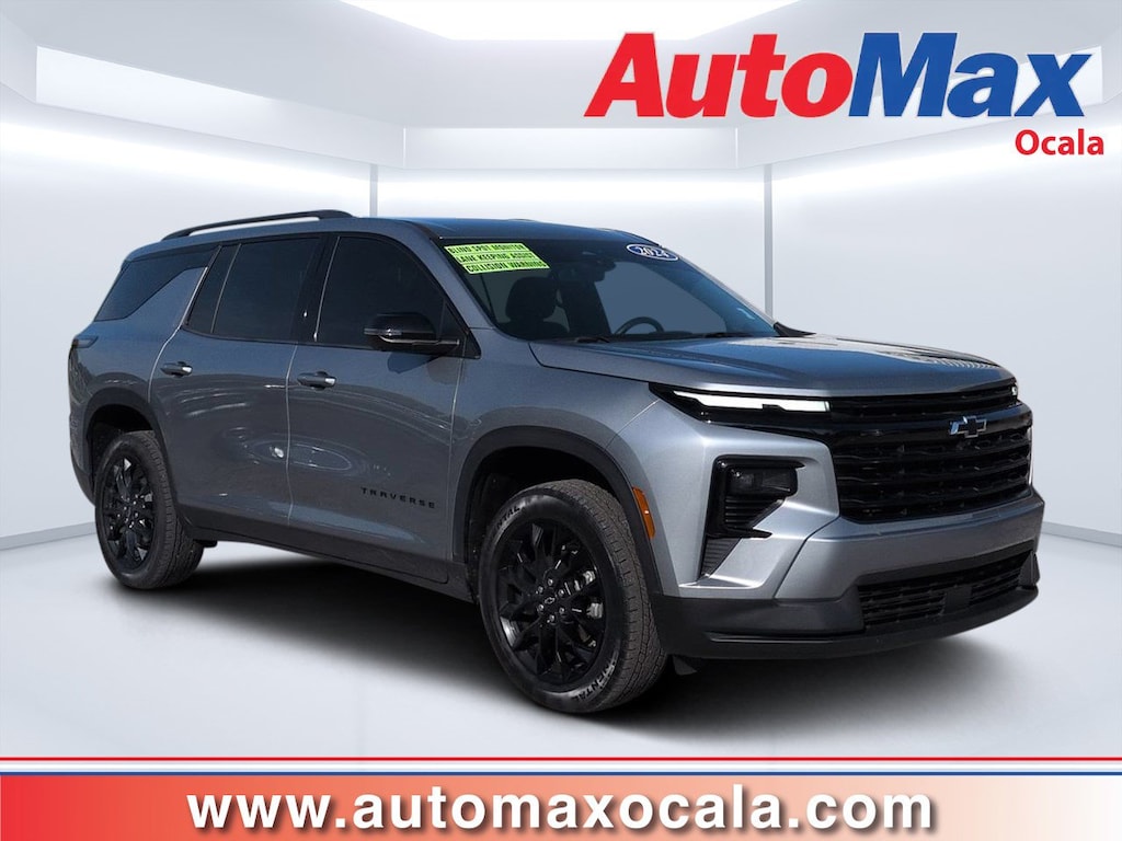 Used 2024 Chevrolet Traverse FWD LT SUV