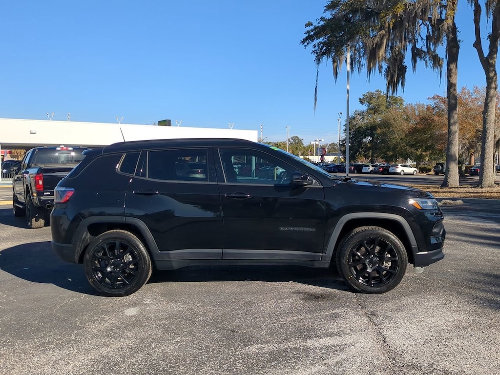 Used 2024 Jeep Compass Latitude SUV