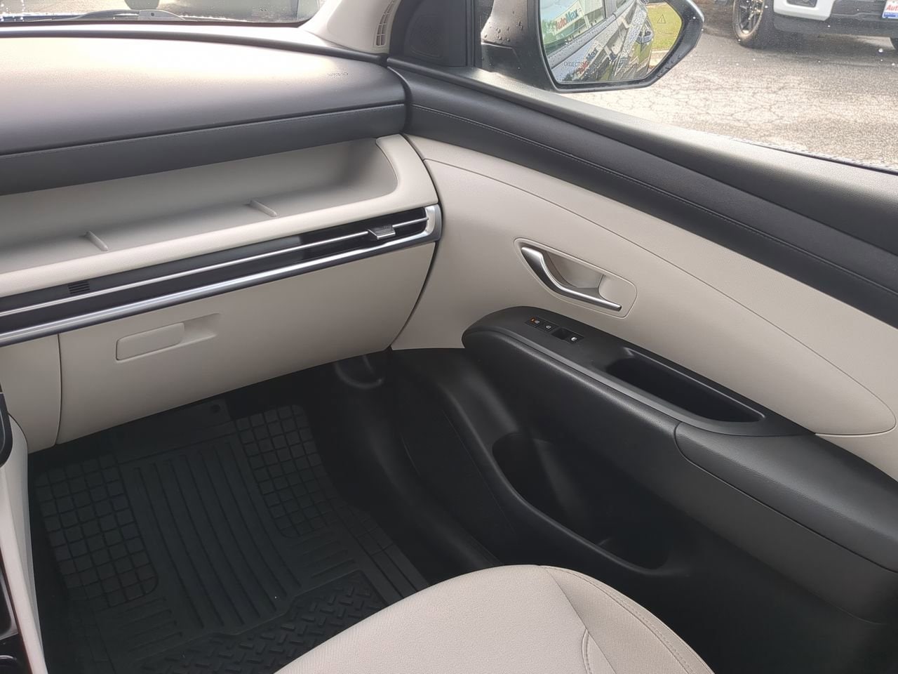 2025 Hyundai Tucson SE - Photo 16
