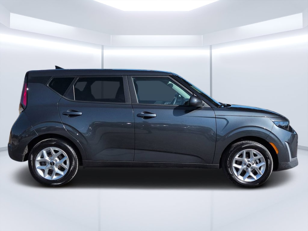 Used 2025 Kia Soul LX Hatchback