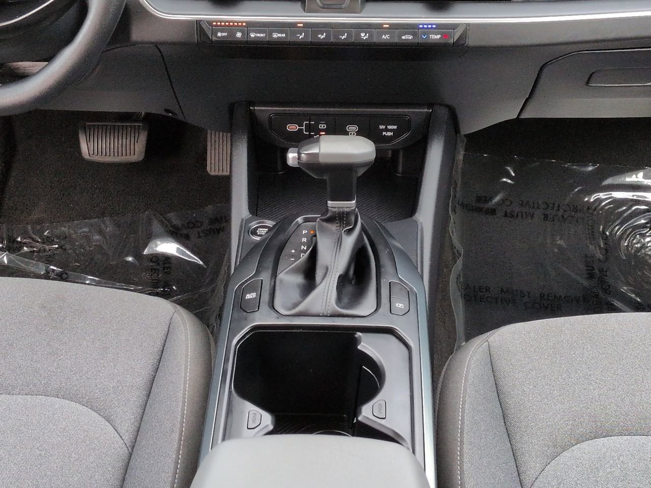 2025 Kia K4 LXS - Photo 17