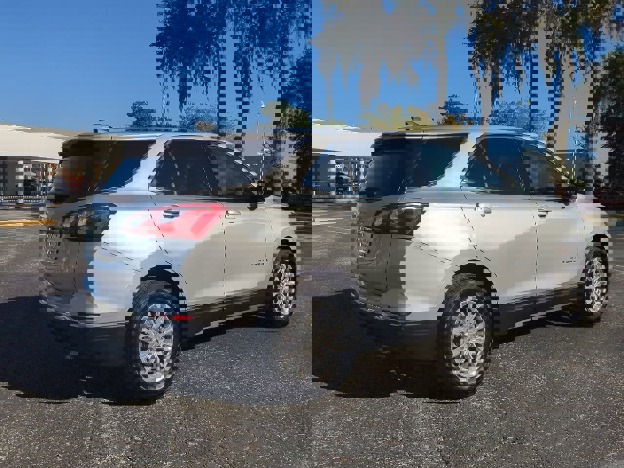 2019 Chevrolet Equinox LT photo 4