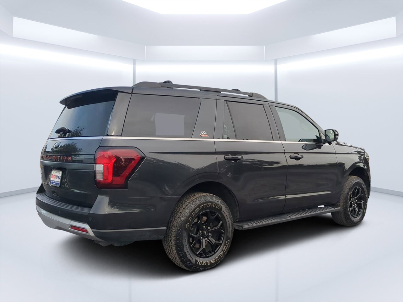 2023 Ford Expedition Timberline photo 3