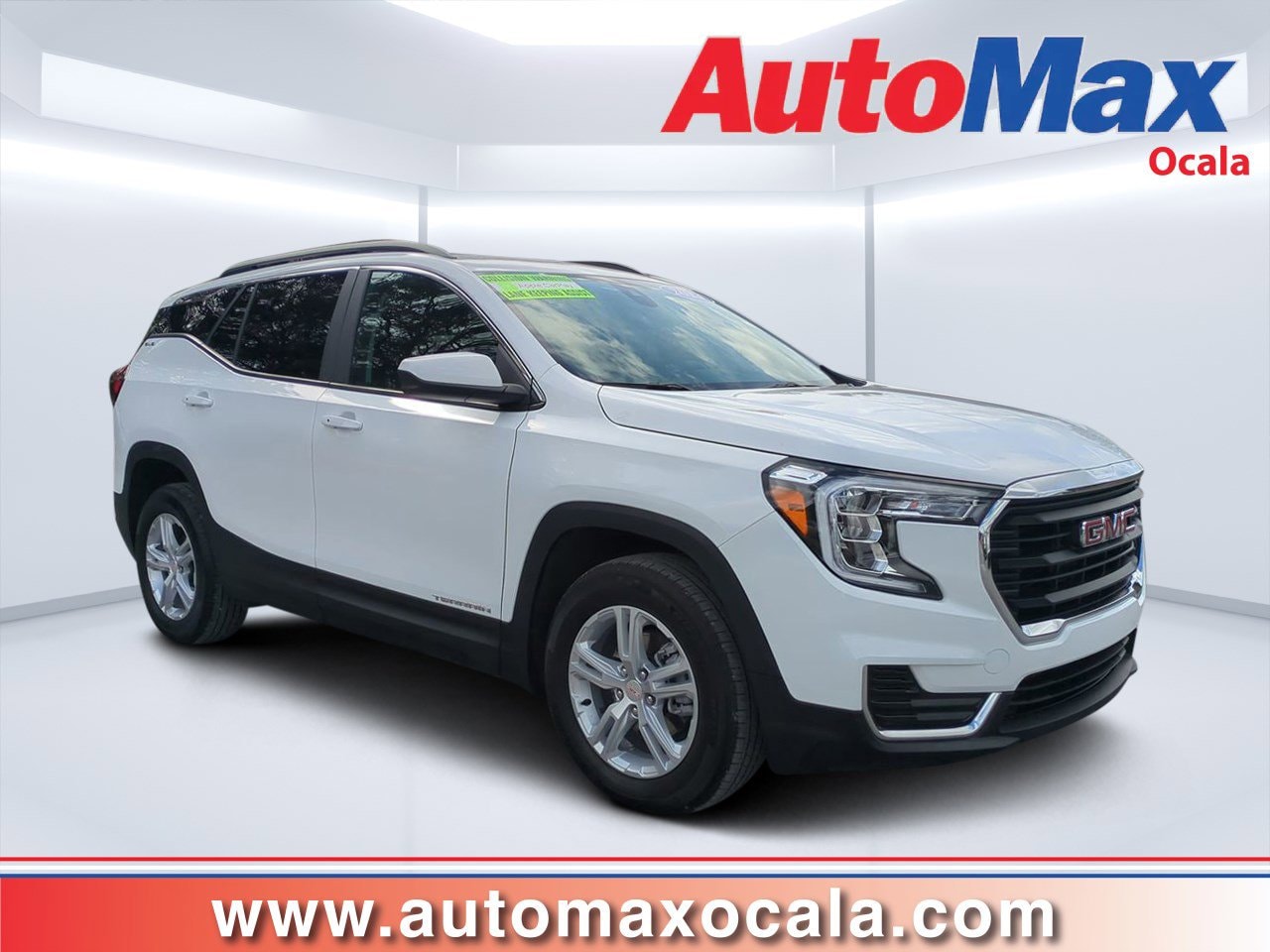 2024 GMC Terrain SLE's photo