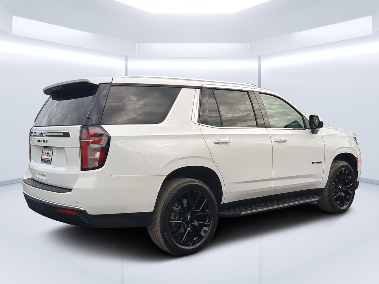 2023 Chevrolet Tahoe LS photo 3