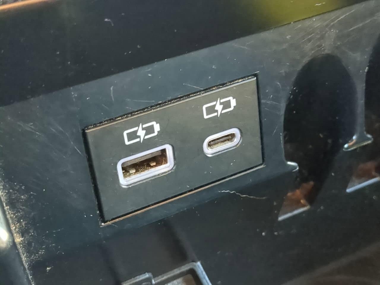 2025 Toyota Tundra SR5 - Photo 20