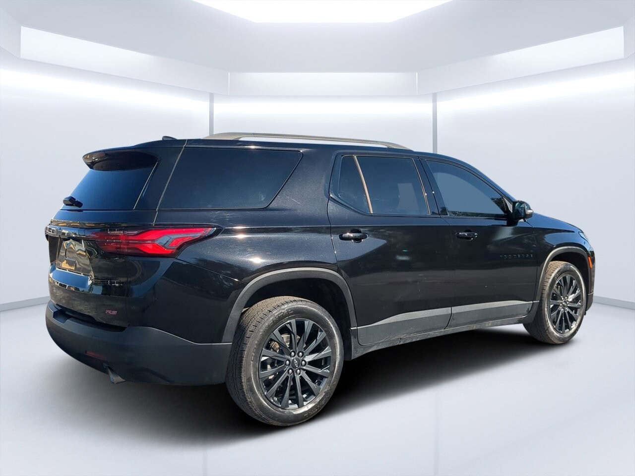 2022 Chevrolet Traverse RS photo 2