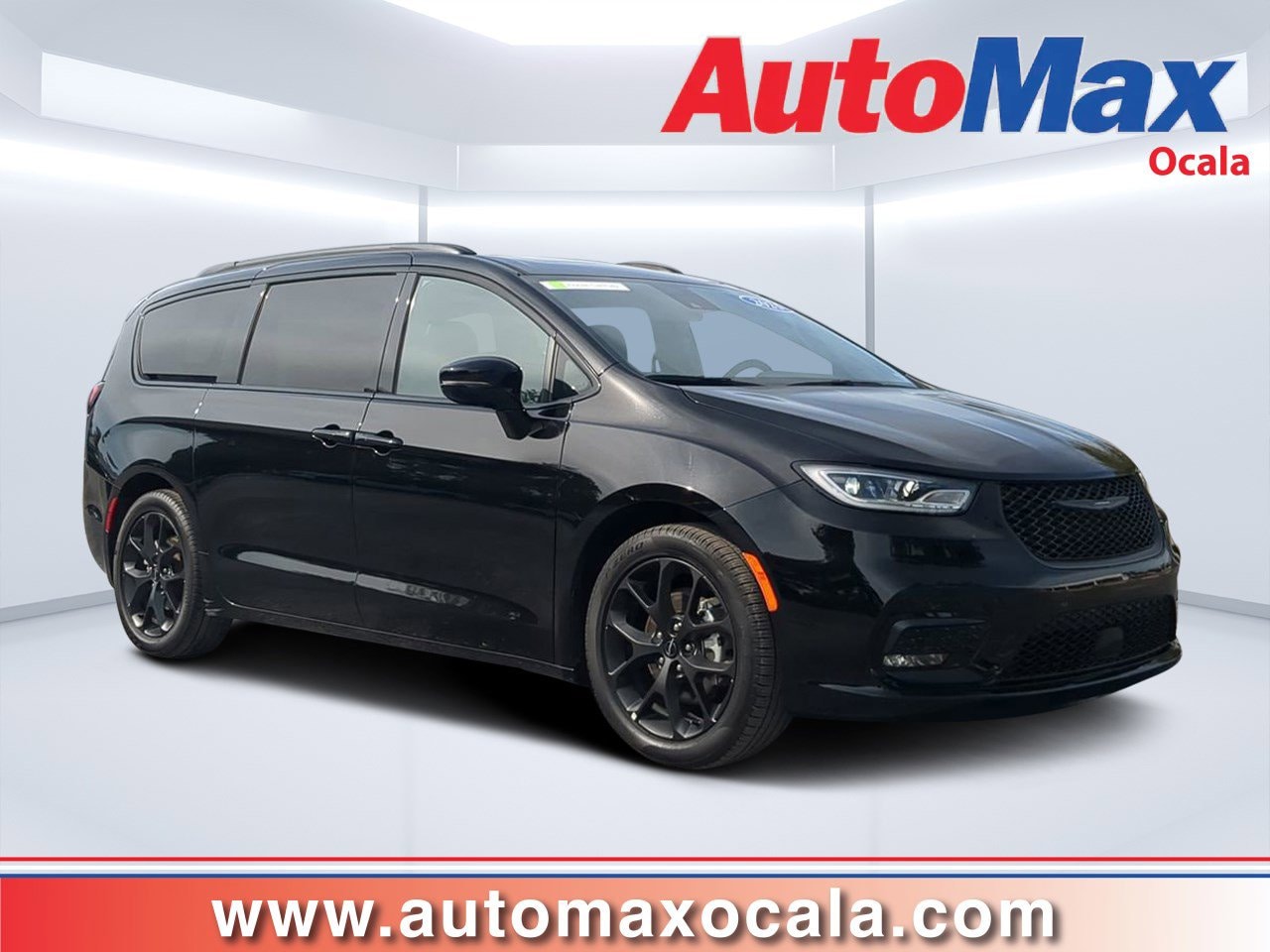 2025 Chrysler Pacifica Limited's photo