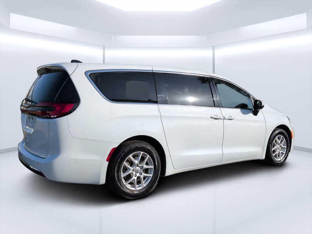 Used 2023 Chrysler Pacifica Touring L Van Passenger Van
