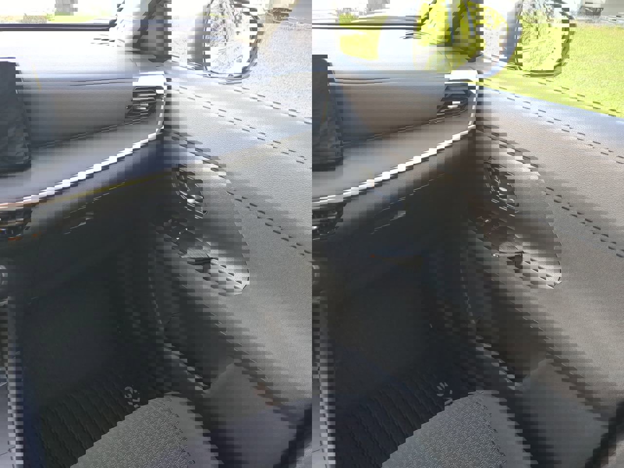 2025 Nissan Kicks S - Photo 17