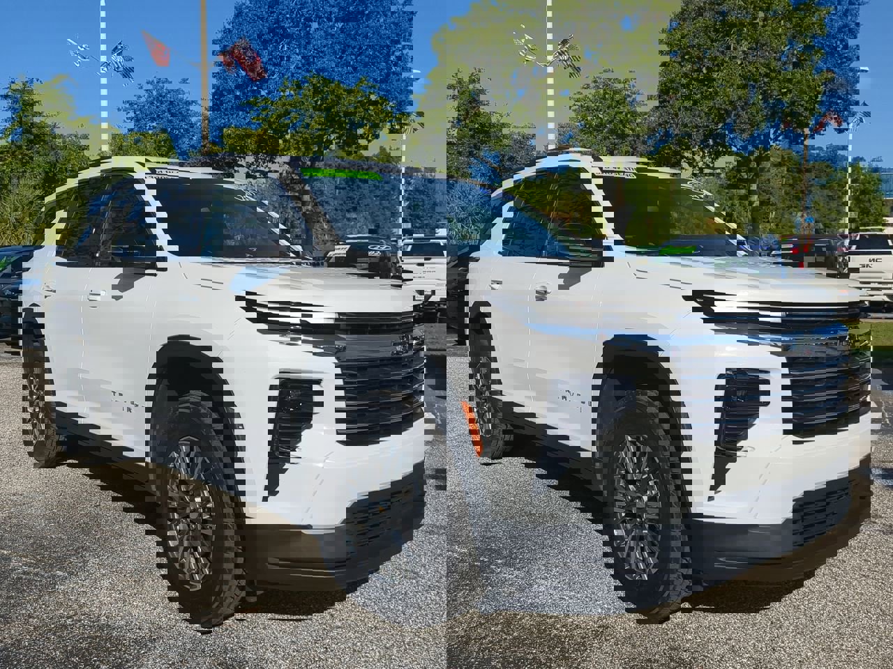 2024 Chevrolet Traverse photo 2