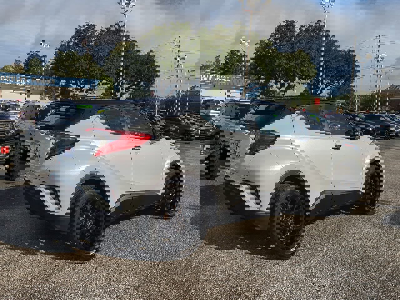 2022 Toyota C-HR Nightshade Edition photo 4