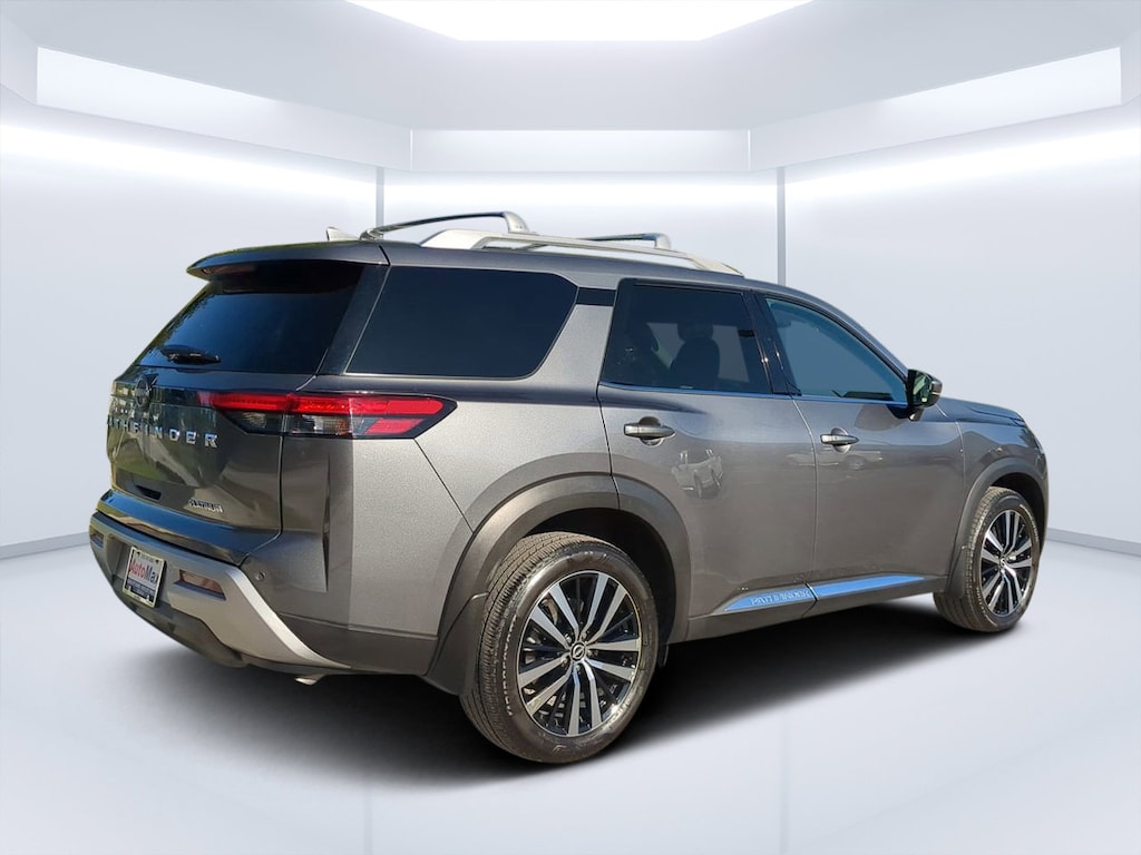 Used 2024 Nissan Pathfinder Platinum SUV