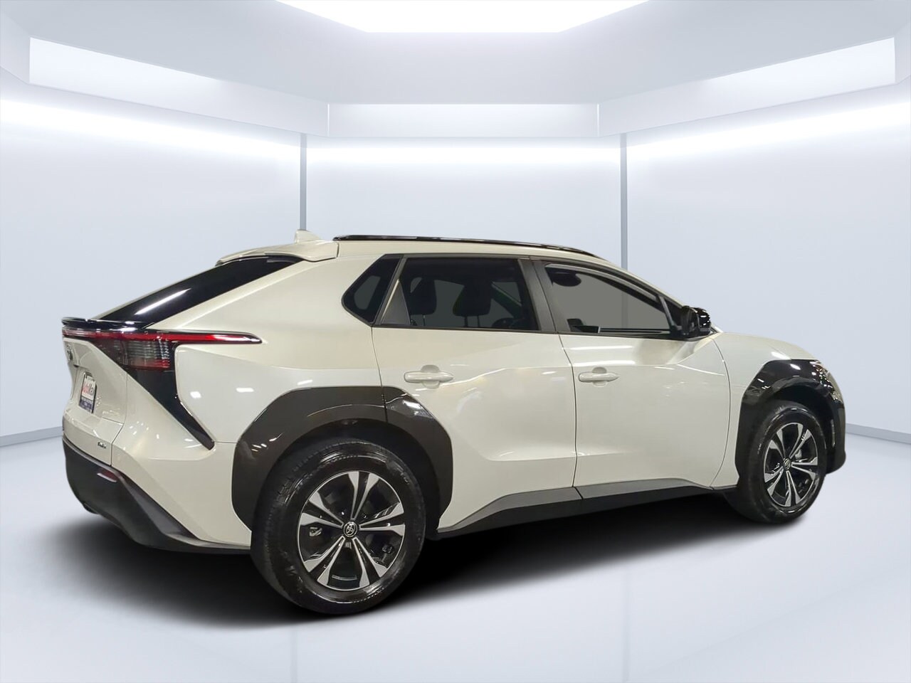 2024 Toyota bZ4X XLE photo 2