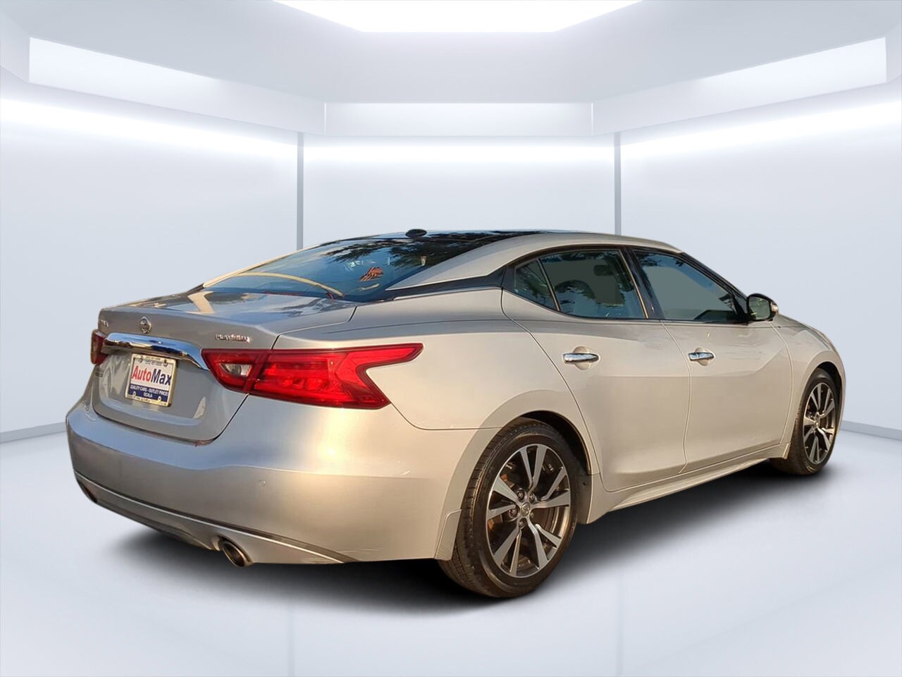 2017 Nissan Maxima Platinum photo 3