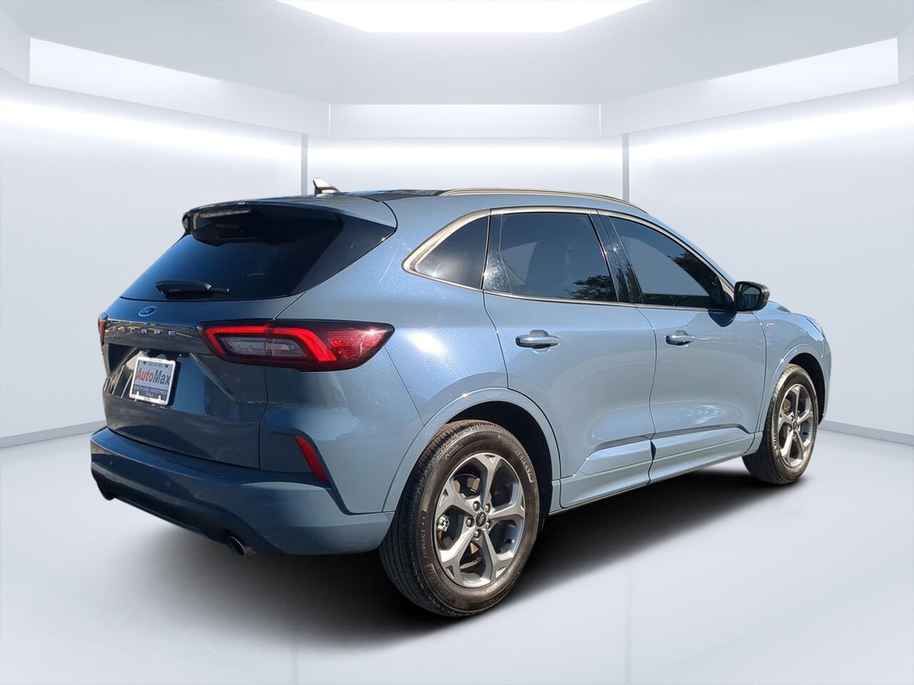 2024 Ford Escape ST-Line photo 2