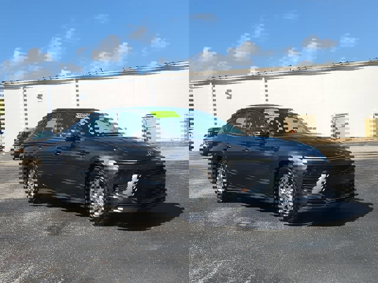 2025 Hyundai Sonata SE photo 2